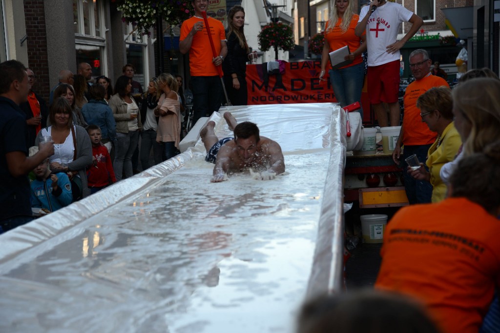 ../Images/Donderdag kermis 350.jpg